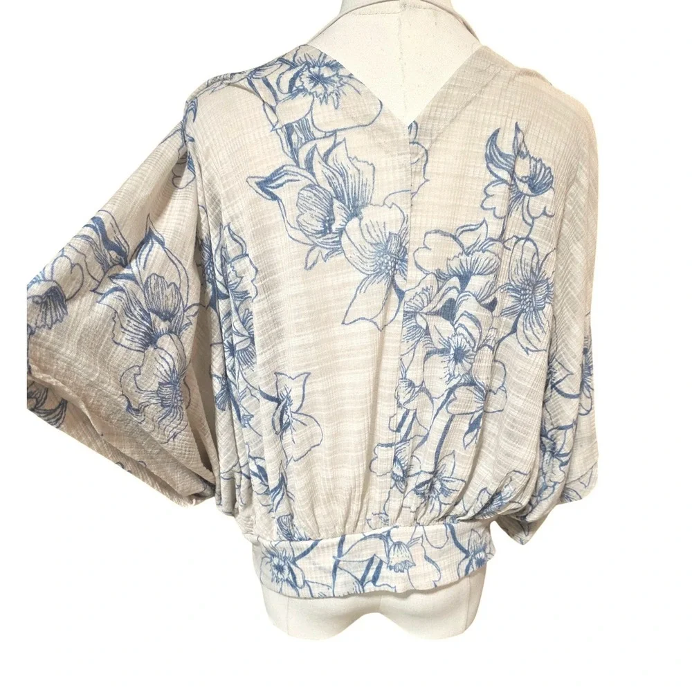 Free People Blue Floral‎ Print Dolman Sleeve V Neck Kimono Style Top M